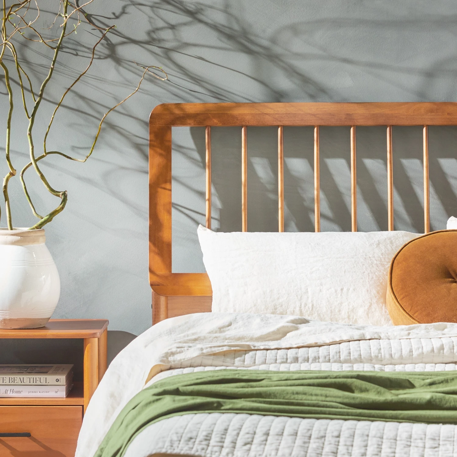 Walker Edison Cama Mid-Century Modern Slatted Solid Wood Bedframe Collection 6 Walker Edison Cama Mid-Century Modern Slatted Solid Wood Bedframe Collection - Image 6