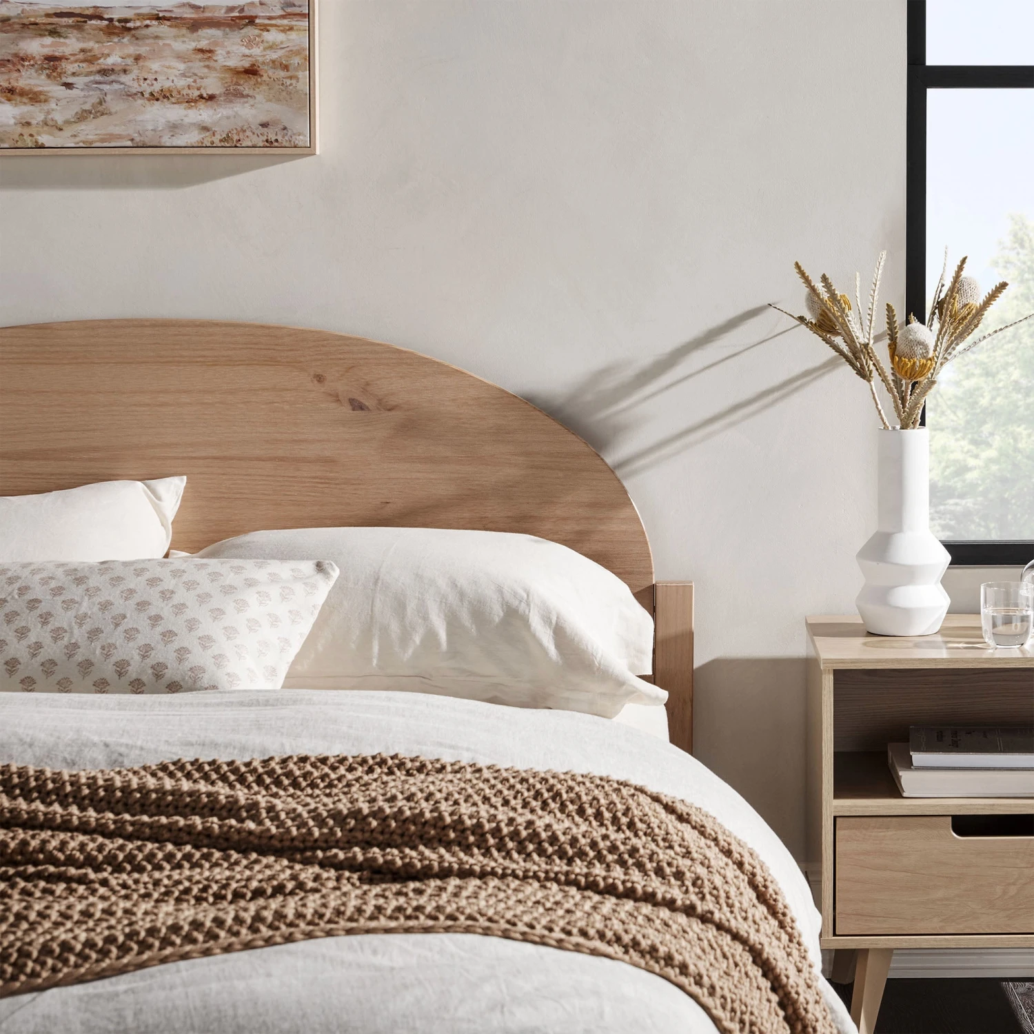 Walker Edison Elias Solid Wood Queen Bed With Arched Headboard 3 Walker Edison Elias Solid Wood Queen Bed With Arched Headboard - Image 3